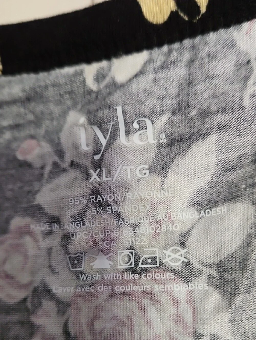 IYLA Black Floral V-Neck Tank Top - Black with Pink Roses SZ XL Ptp 22+ - Picture 2 of 5